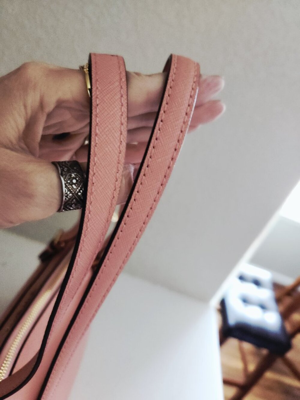 Like New Michael Kors Ciara Pink Shoulder Bag Tote Purse - Picture 6 of 16